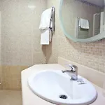 Ecuador Park Апартаменти *