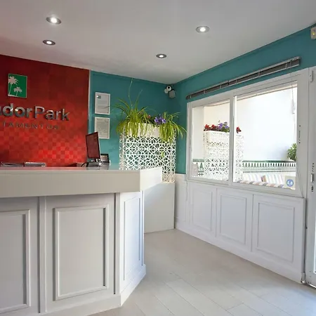 Ecuador Park アパート トレモリノス